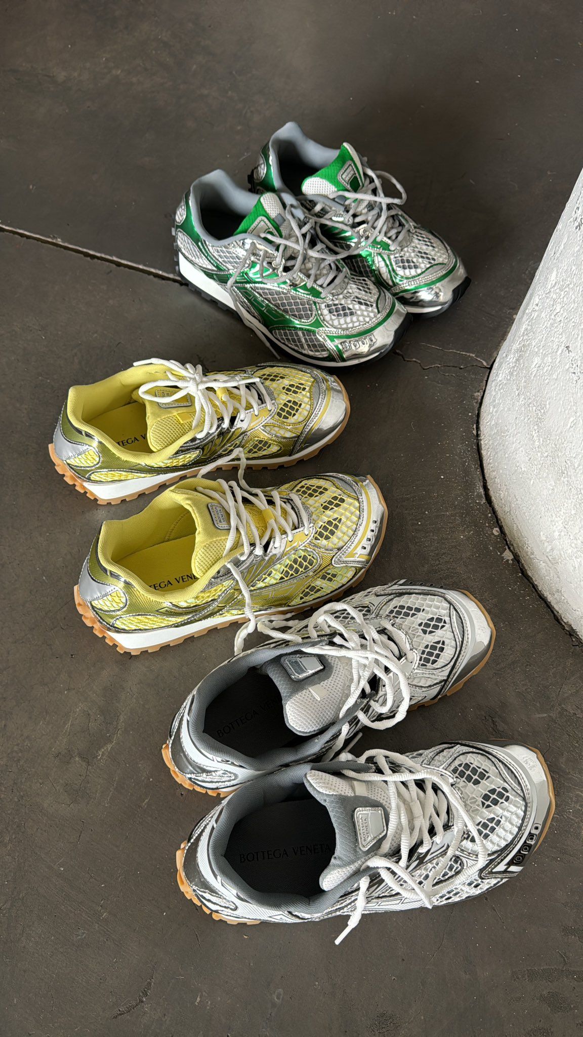 SNEAKERS